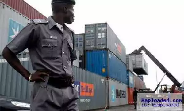 Customs impounds 25 vehicles smuggling goods through illegal routes